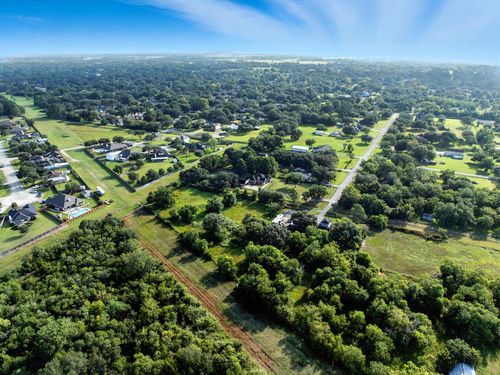 300 Mustang Road, Alvin, TX, 77511 | Card Image