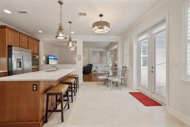 Kitchen and eat-in kitchen | Image 17