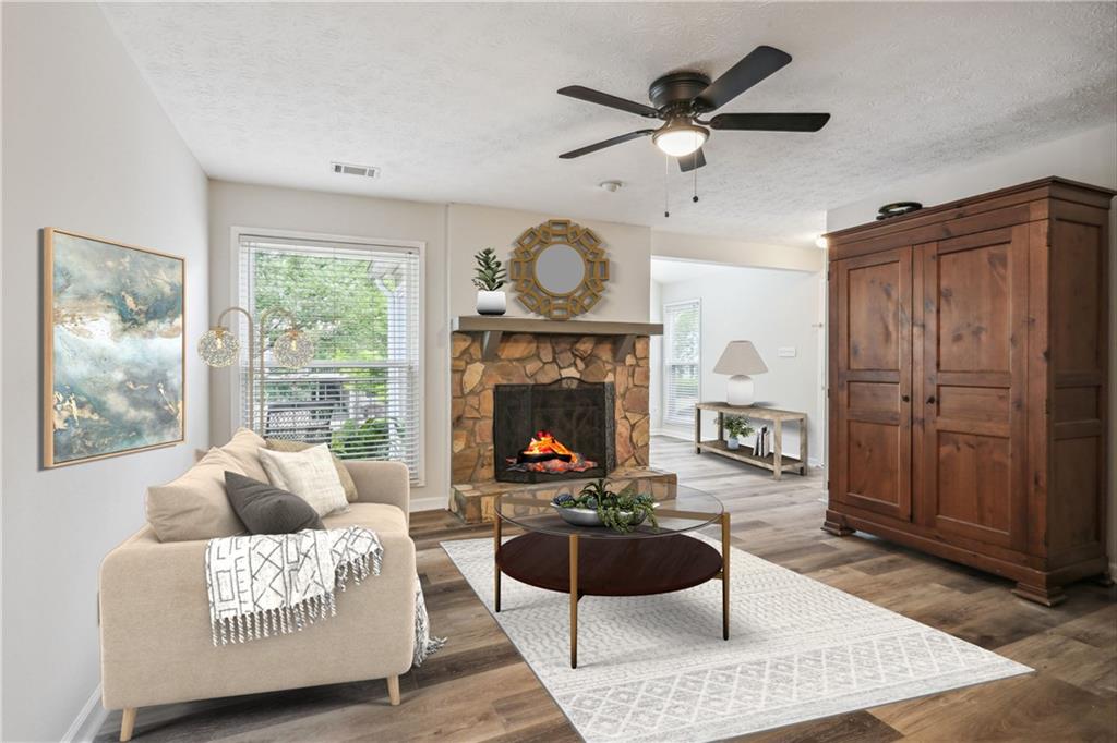 Lake Pointe Cir, Roswell, GA 30075