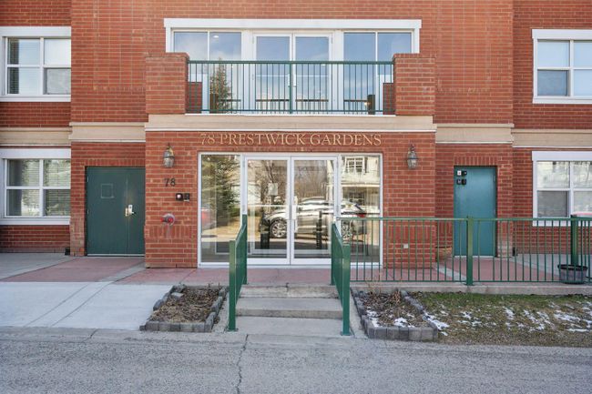 113 - 78 Prestwick Gardens Se, Home with 2 bedrooms, 2 bathrooms and 2 parking in Calgary AB | Image 2