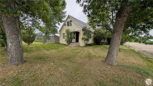 103 N Central Ave, Fairview, MT, 59221-7109 | Card Image