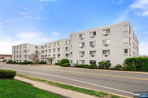 333 Grand Ave, Palisades Park, NJ, 07650-1251 | Card Image