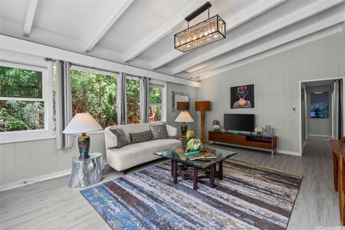 809 Hao St, Honolulu, HI, 96821-1620 | Card Image