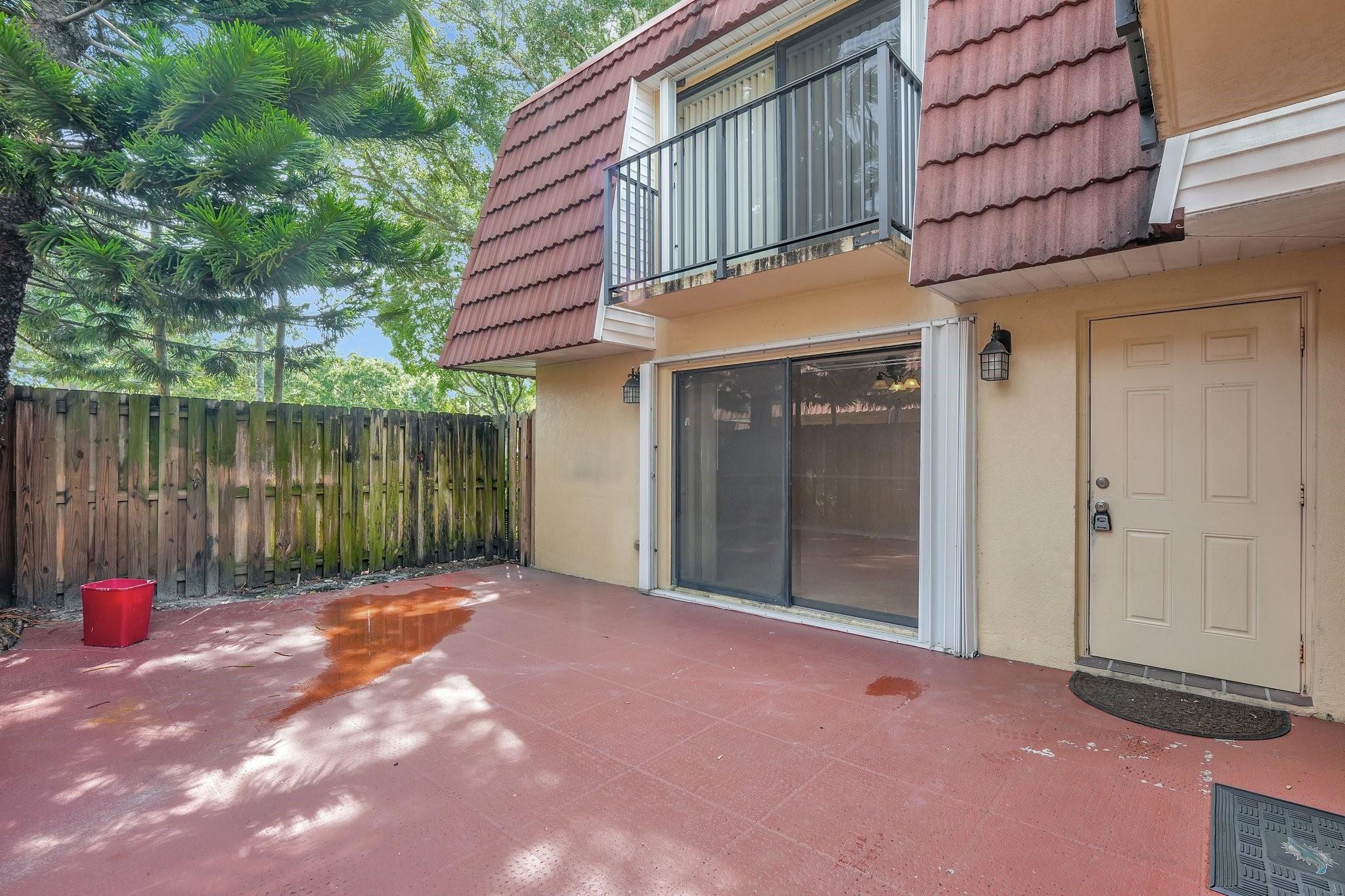 6th Ct, Plantation, FL 33324