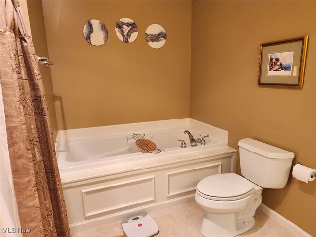 Full bath with jacuzzi tub. | Image 26