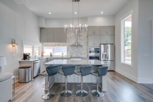 1015B Summit Ave, Nashville, TN, 37203-4918 | Card Image