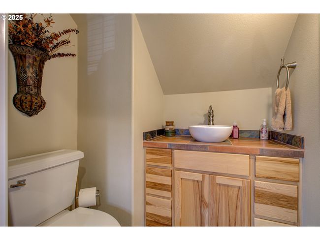 459 Oak Valley Loop, House other with 4 bedrooms, 4 bathrooms and 3 parking in Winchester OR | Image 31