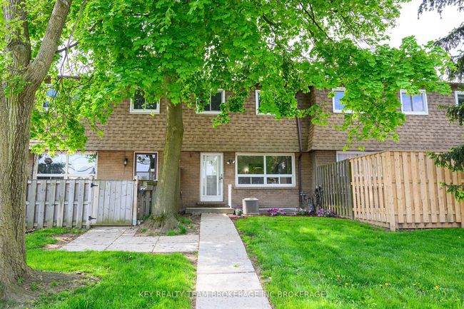 165 Limeridge Rd W, Condo with 2 bedrooms, 1 bathrooms and 1 parking in Hamilton ON | Image 4