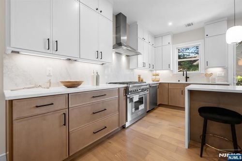 92 W Main St, Ramsey, NJ, 07446-1844 | Card Image