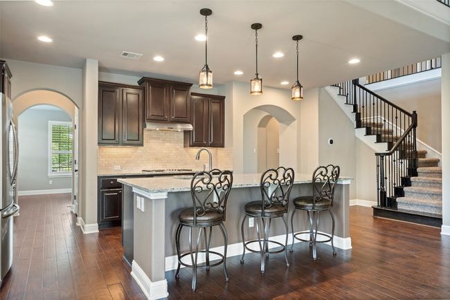 Counter height seating | Image 11