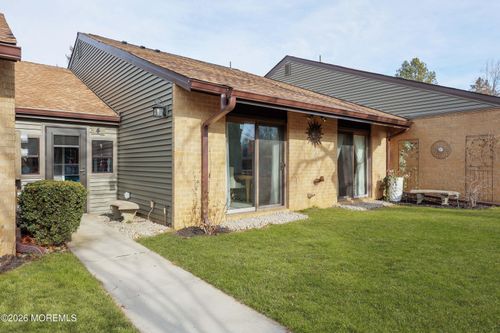 4 Dickinson Ct, Red Bank, NJ, 07701-5401 | Card Image