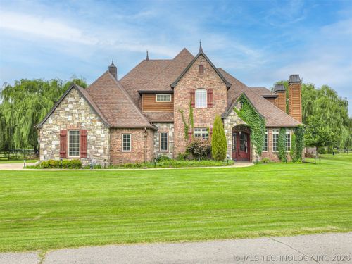 18961 Chickadee Ct, Owasso, OK, 74055-6275 | Card Image