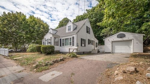 22 Sadler St, Gloucester, MA, 01930-2918 | Card Image
