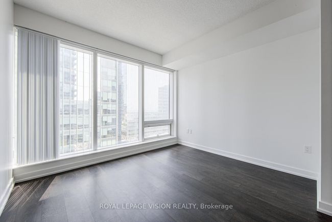 2104 - 10 York St, Condo with 2 bedrooms, 1 bathrooms and null parking in Toronto ON | Image 18