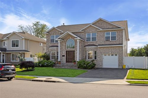 15 Southwood Cir, Syosset, NY, 11791-4920 | Card Image