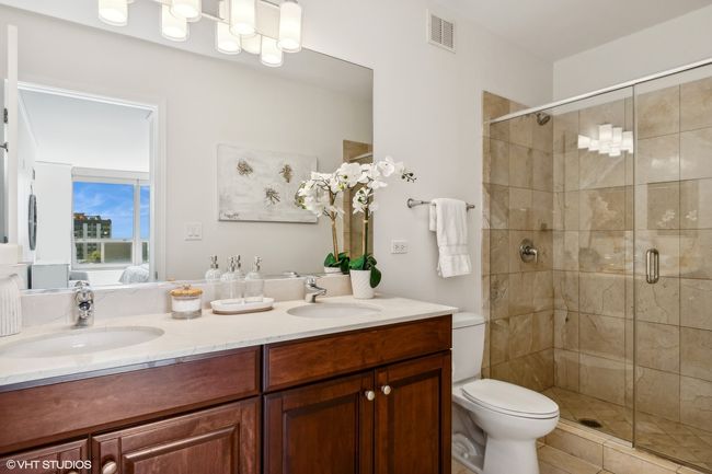 Primary bath | Image 16