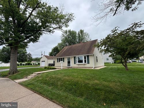 64 Valley Rd, Phoenixville, PA, 19460-3636 | Card Image