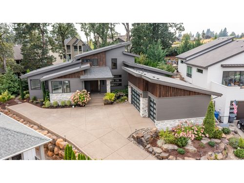 212 Kurth Meadow Ave Se, Salem, OR, 97306-8612 | Card Image