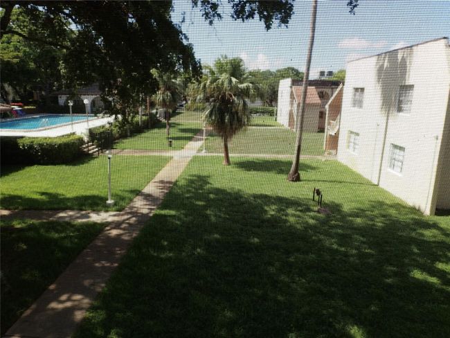 APT-202B - 2700 Riverside Dr, Condo with 1 bedrooms, 1 bathrooms and null parking in Coral Springs FL | Image 10