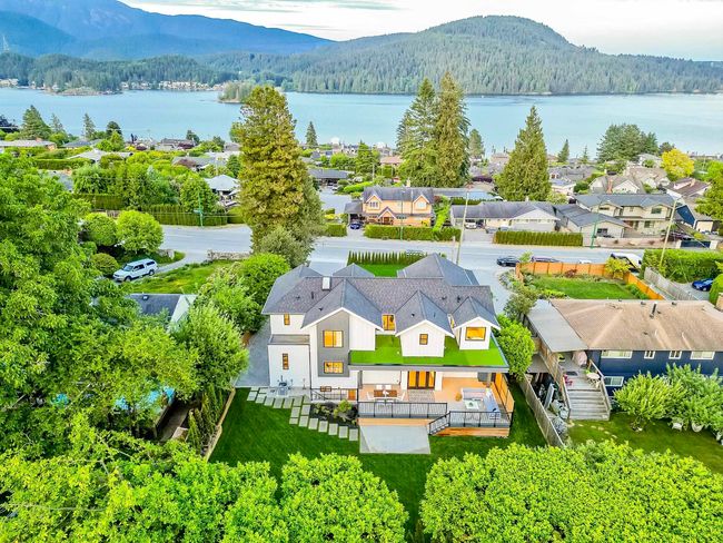 587 N Dollarton Hwy, House other with 6 bedrooms, 7 bathrooms and 6 parking in North Vancouver BC | Image 36