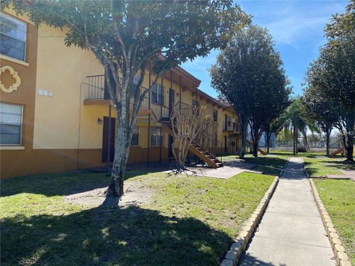 778-778 Ridenhour Cir, ORLANDO, FL, 32809-7158 | Card Image