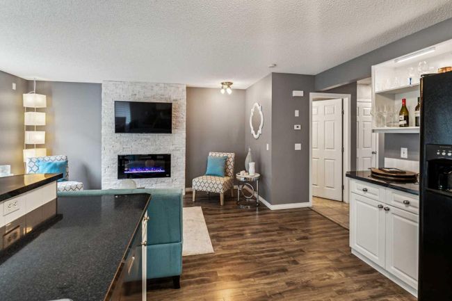 48 Hidden Creek Rise Nw, Home with 3 bedrooms, 2 bathrooms and 2 parking in Calgary AB | Image 14