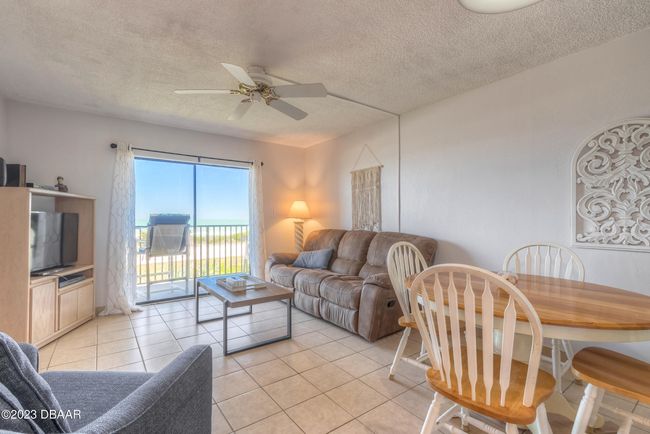 APT-208 - 3180 Ocean Shore Blvd, Condo with 2 bedrooms, 2 bathrooms and null parking in Ormond Beach FL | Image 6
