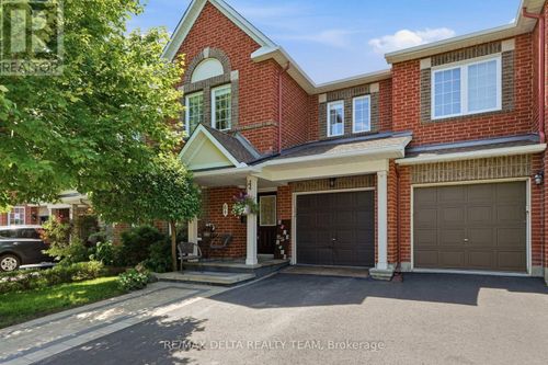 64 Collington St, Nepean, ON, K2G6X3 | Card Image