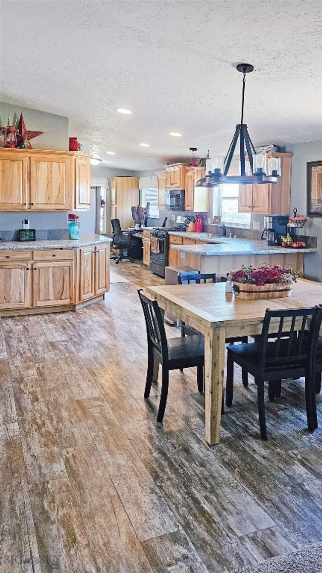 dining room and kitchen | Image 8