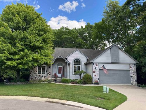 3375 Fairgrove Ter, Rochester Hills, MI, 48309-3987 | Card Image