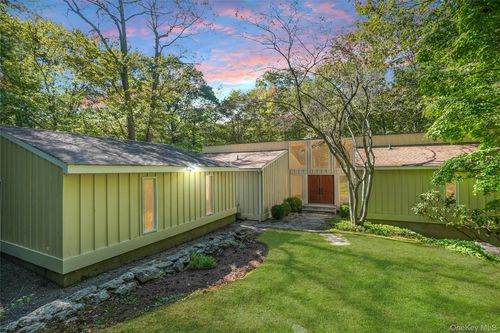 22 Peters Ln, Pound Ridge, NY, 10576-1805 | Card Image