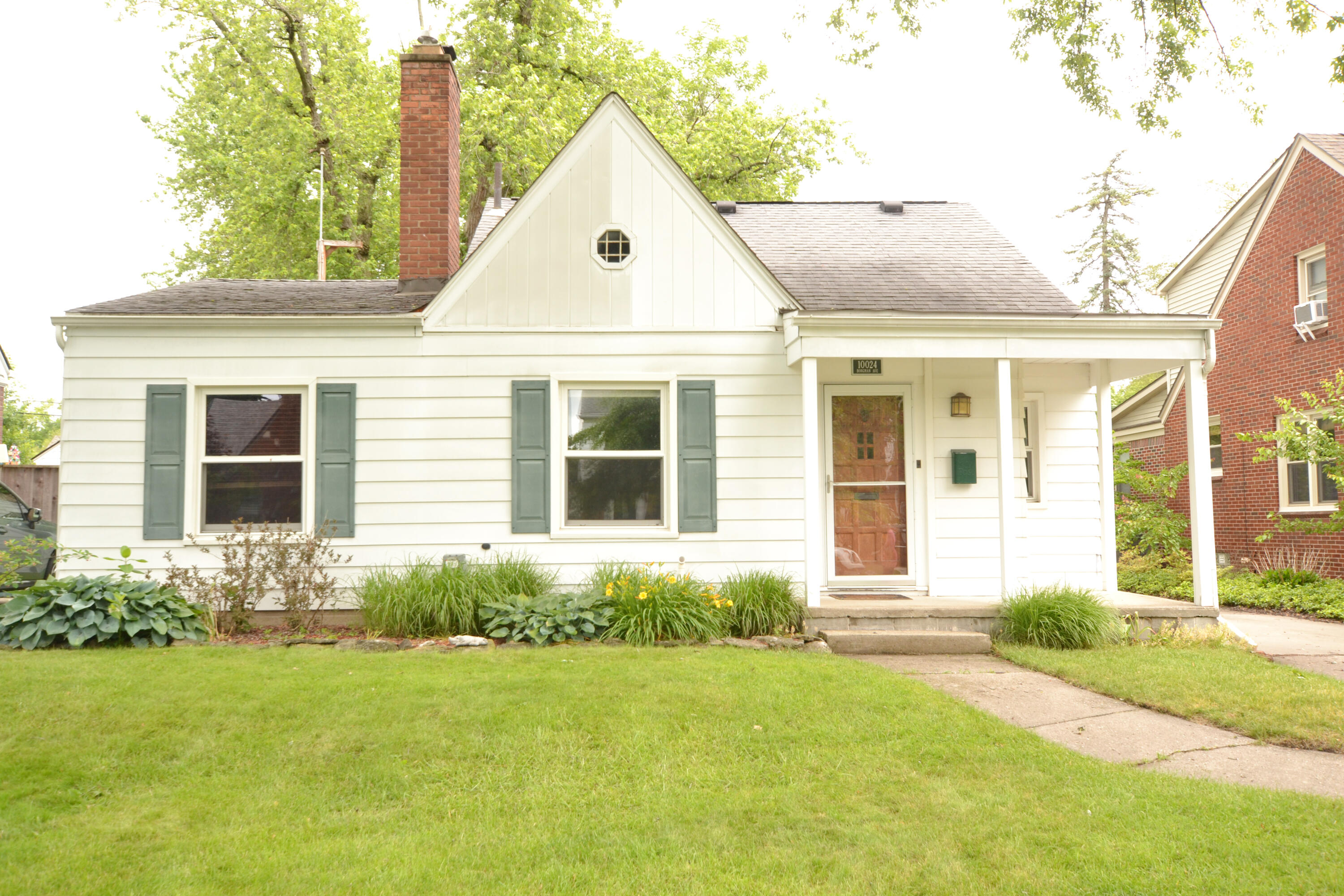 Borgman Ave, Huntington Woods, MI 48070