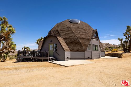 7677 Wilton Rd, Joshua Tree, CA, 92252-2974 | Card Image