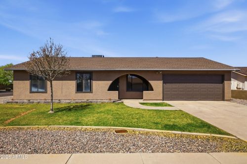 8652 W Heatherbrae Dr, Phoenix, AZ, 85037-2157 | Card Image
