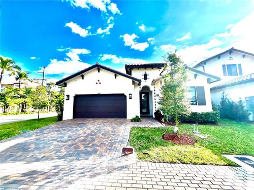 8004-8004 Nw 46th Ter, Doral, FL, 33166-5882 | Card Image