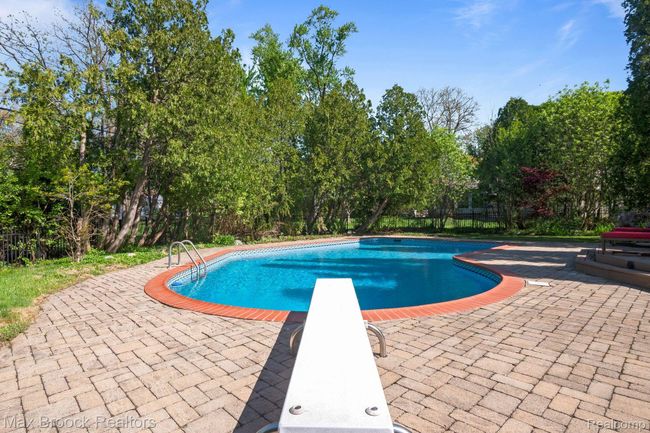 22491 N Nottingham Dr, House other with 4 bedrooms, 3 bathrooms and null parking in Beverly Hills MI | Image 36