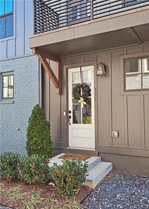 151 Chestnut Cir, Atlanta, GA, 30342-4351 | Card Image