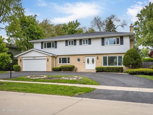 2626 Farnsworth Ln, Northbrook, IL, 60062-5921 | Card Image