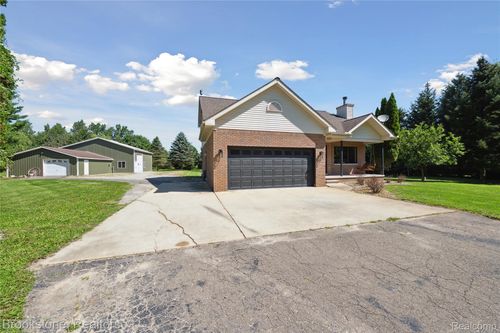 857 Quatro Ln, Lakeville, MI, 48367-2541 | Card Image