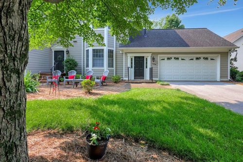 1284 Heritage Landing Dr, Chattanooga, TN, 37405-4262 | Card Image