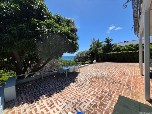 2983 Makalei Pl, Honolulu, HI, 96815-4742 | Card Image