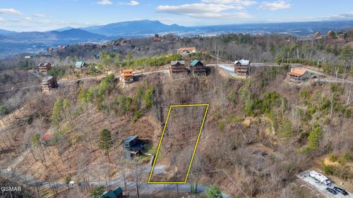 4 Walker Trl, Sevierville, TN, 37876-4865 | Card Image