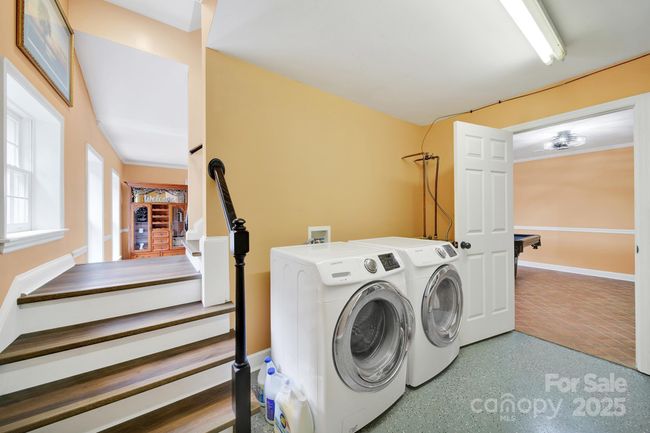Bath on upper level | Image 23