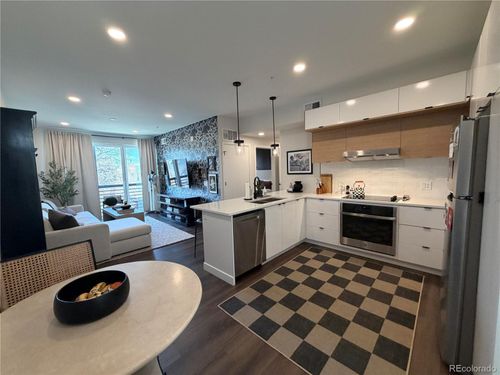 304-2120 N Downing St, Denver, CO, 80205-5211 | Card Image