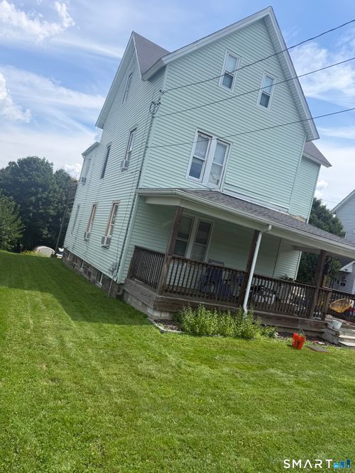 13 Mcdermott St, Danbury, CT, 06810-6710 | Card Image