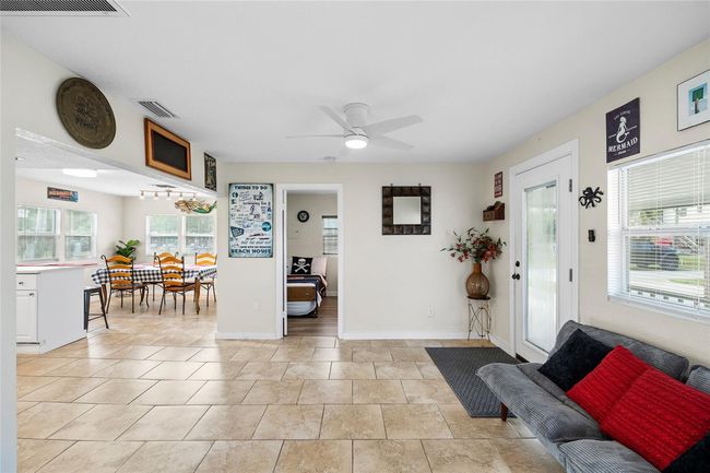 5336 Circle Dr, House other with 2 bedrooms, 2 bathrooms and null parking in Weeki Wachee FL | Image 5