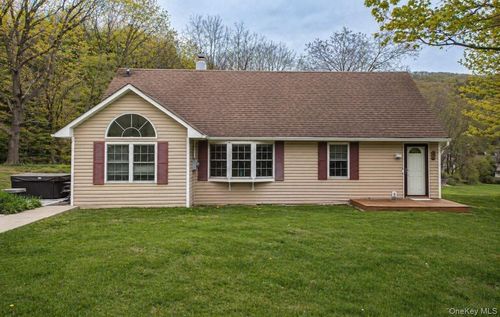 164 Bloomer Rd, Lagrangeville, NY, 12540-6201 | Card Image