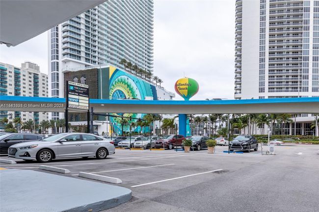 APT-1041 - 1801 S Ocean Dr, Condo with 1 bedrooms, 2 bathrooms and null parking in HALLANDALE BEACH FL | Image 5