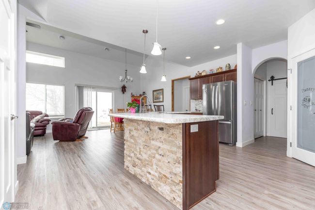 Kitchen Island | Image 10