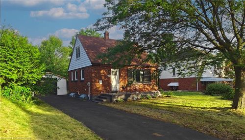 5709 Hanan Ave, Niagara Falls, ON, L2G4E7 | Card Image